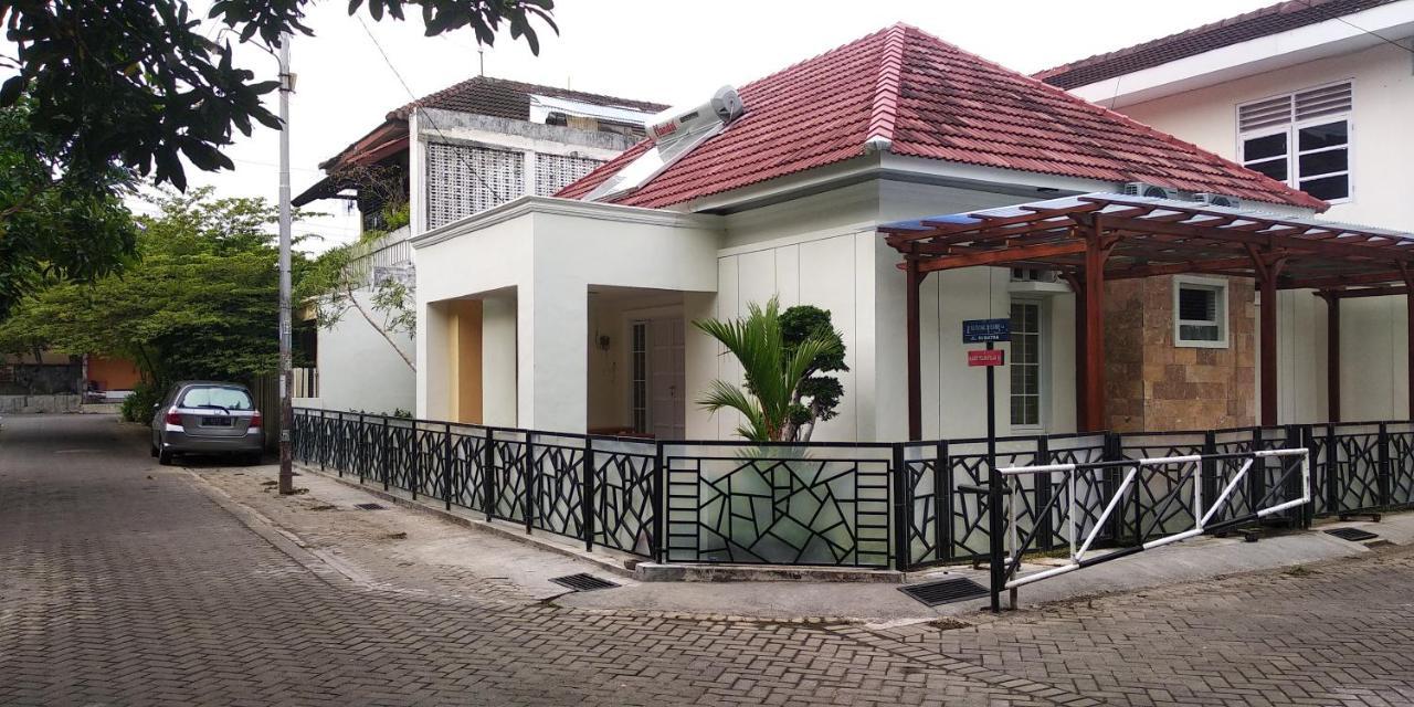 Omah Inap D24 Syariah Near Universitas Aisyiah Yogyakarta Mitra Reddoorz Sleman  Buitenkant foto